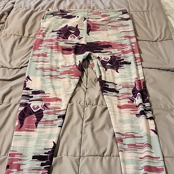 LuLaRoe one size leggings 3 pairs women's Disney Sleeping Beauty - Picture 9 of 14